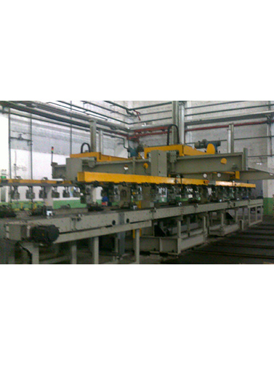 山東時風汽車縱(zong)梁液壓機上下料(liào)