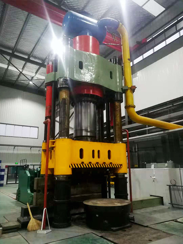 1600T鍛造液壓機(ji)-洛陽科品