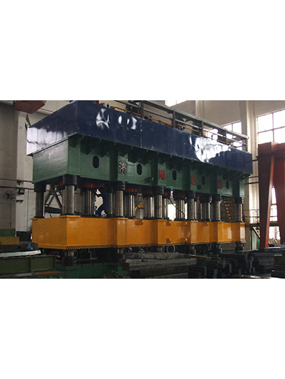 一汽青島汽車縱(zong)梁液壓機